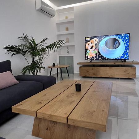 הרקליון Modern Apartment Close To Airport With Gym And Bbq מראה חיצוני תמונה